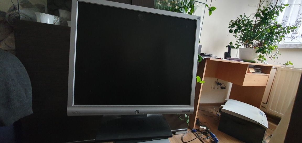 Monitor Benq na chodzie