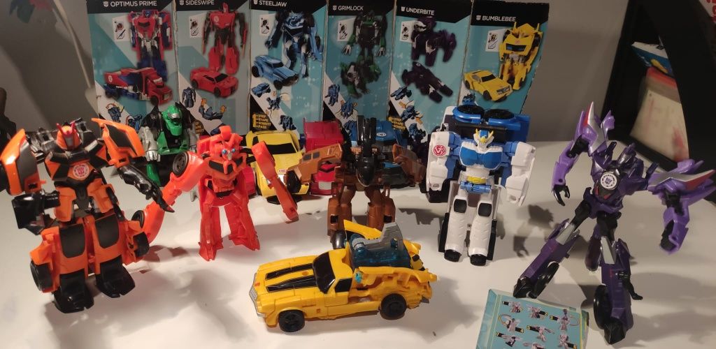 Unikalny zestaw figurek Transformers 6szt.