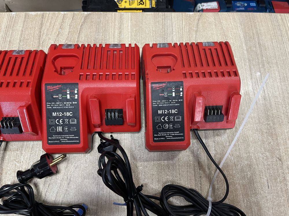Milwaukee M12-18C / зарядні пристрої Мілвокі 18V 3Ah