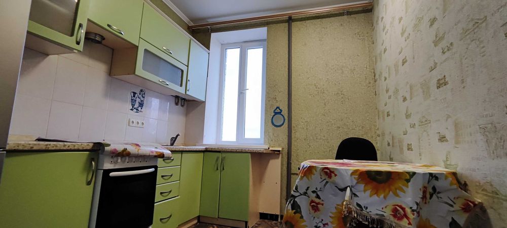 Продам двокімнатну квартиру покращеного планування.Цегляний будинок