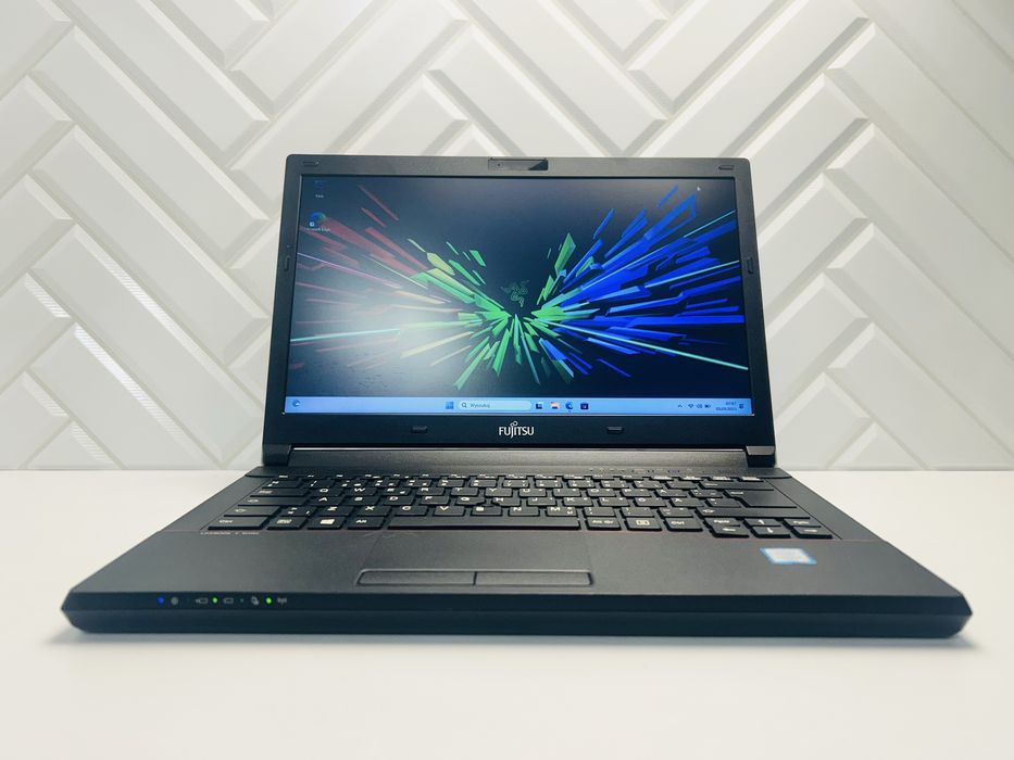 Laptop Fujitsu E546 i3-6gen 8 GB / 128 GB Super Stan ! Warto !