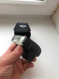Nikon Speedlight SB-400 спалах