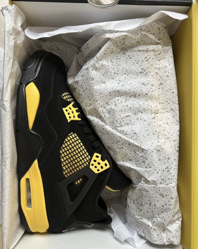 Nike Air Jordan 4 retro yellow thunder