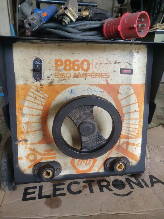 Black&Decker - Máquina soldar Electro 220/380V (bifásica)