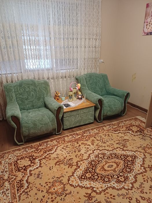 2 крісла та столик