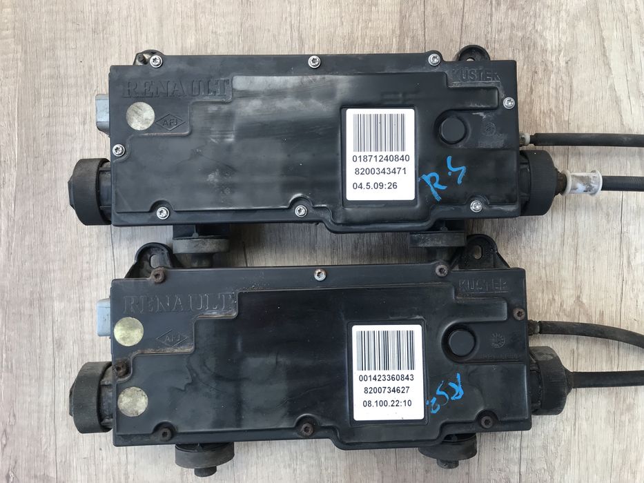 Рено Сценик 2 блок електро ручника електронный стояночного тормоза