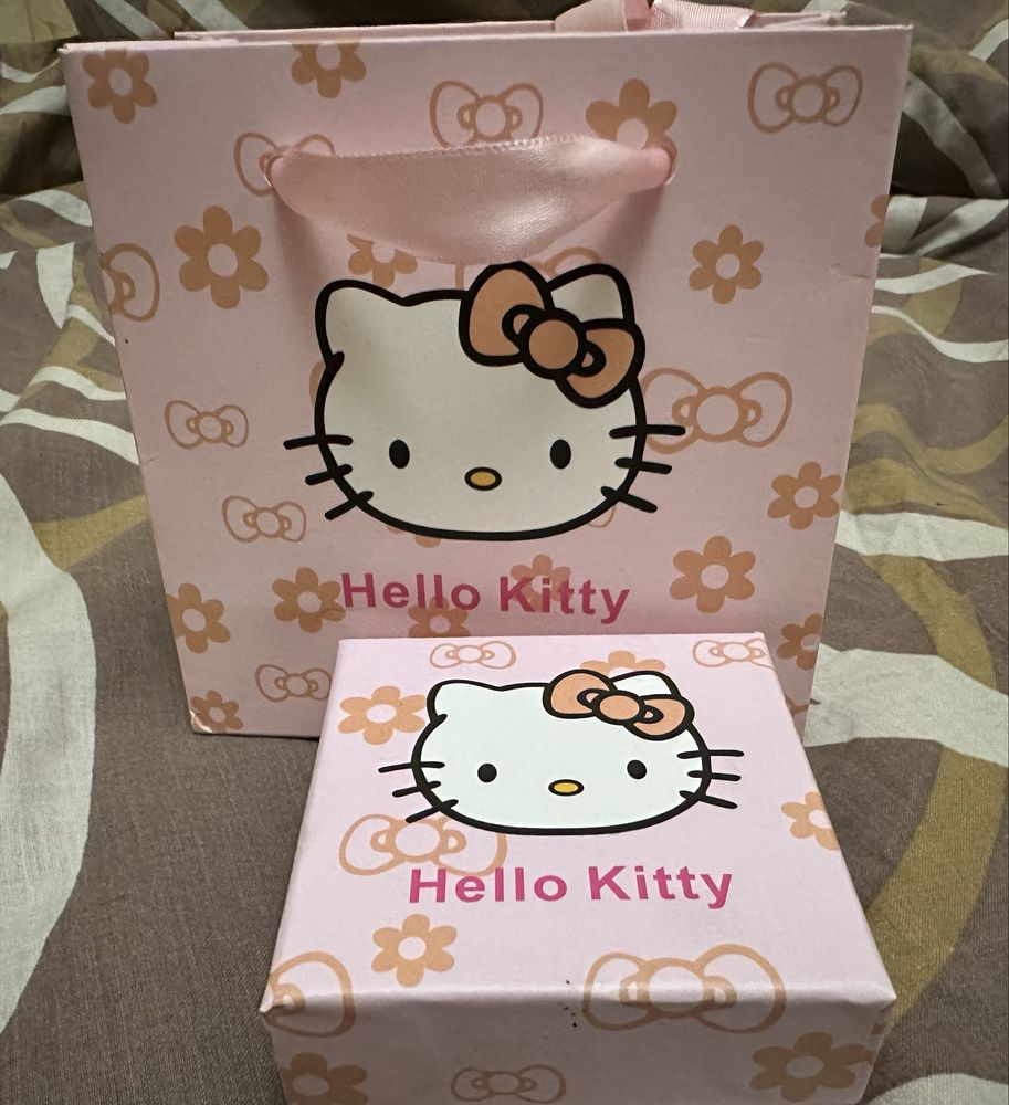 Коробочка под подарок Hello Kitty