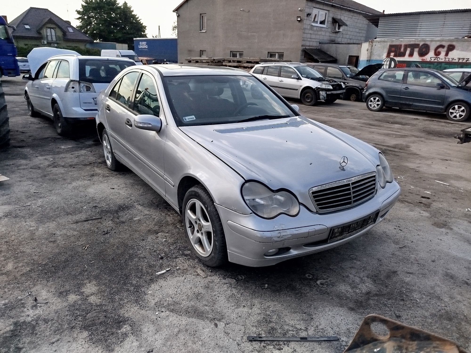 Mercedes W203 744 kompletny przód maska zderzak lampy pas błotniki wys