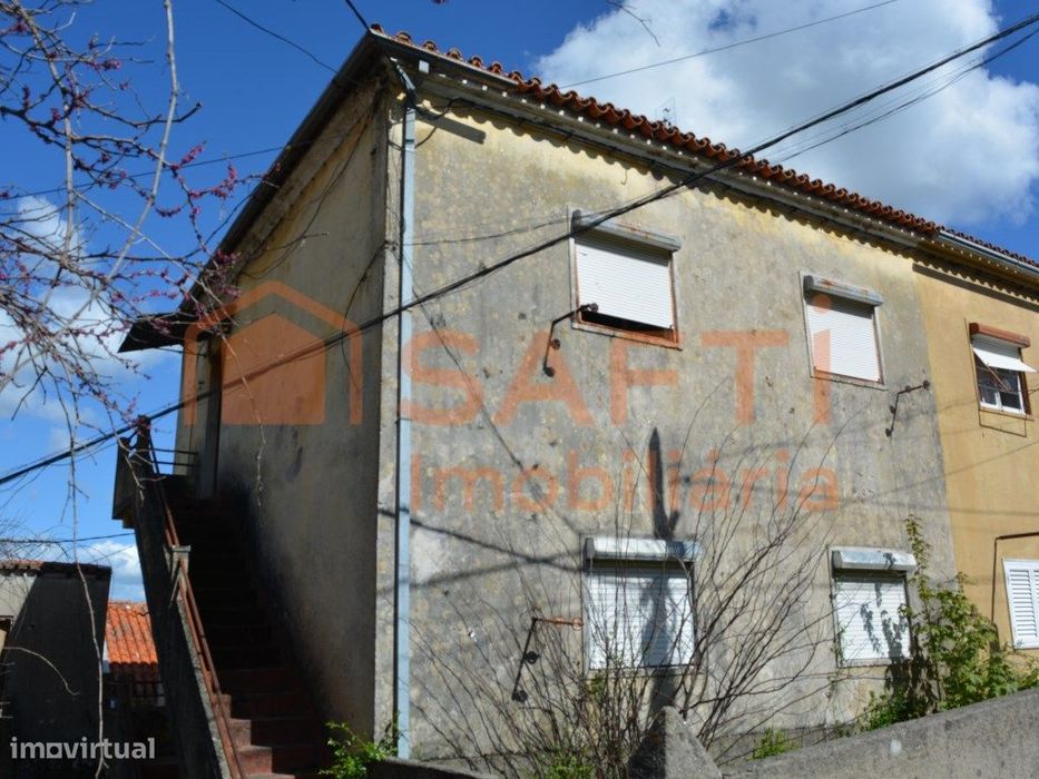 Moradia para Recuperar com terreno envolvente em Covilhã