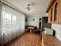 Хороша 3 км квартира 88м2 в цегляному будинку з власним опаленням!
