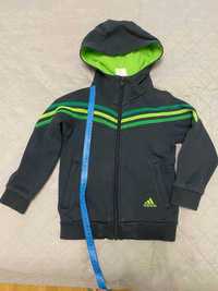 Продам спортивну куртку Adidas для хлопчика. Зріст 116 (років)