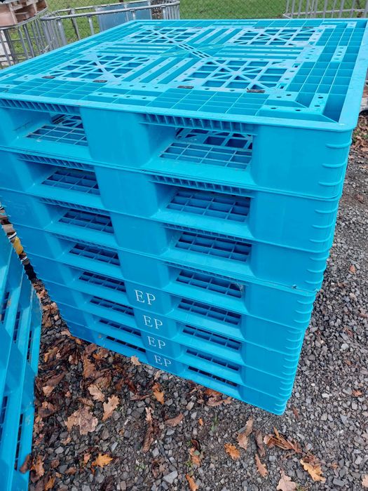 Mocne palety plastikowe niebieskie