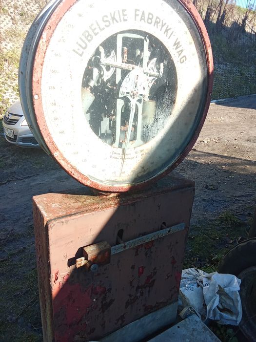 Uszkodzona waga złomowa