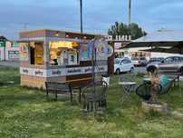 Przyczepa gastronomiczna(lodziarnia)wyposażoną+miejsce w Aleksandrowie