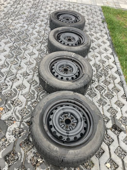 Felgi stalowe 15” z oponami zimowymi Toyota 5x100 (195x65 R15)