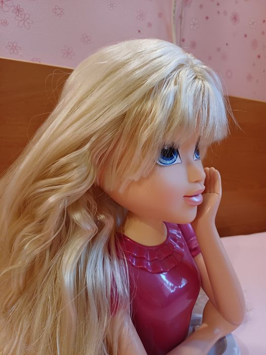 Лялька-манекен Moxie