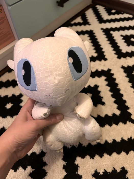 Biala furia szczerbatek- wydaje dźwięki