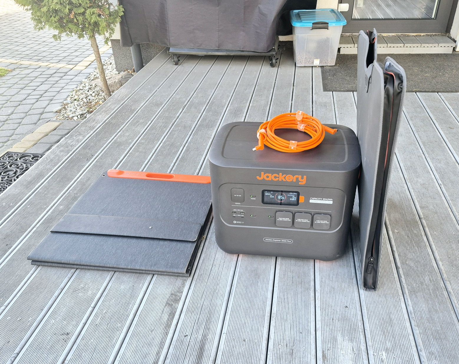 Jackery Explorer 2000 PLUS 3000W + panel Solarny Saga 200W I zestaw