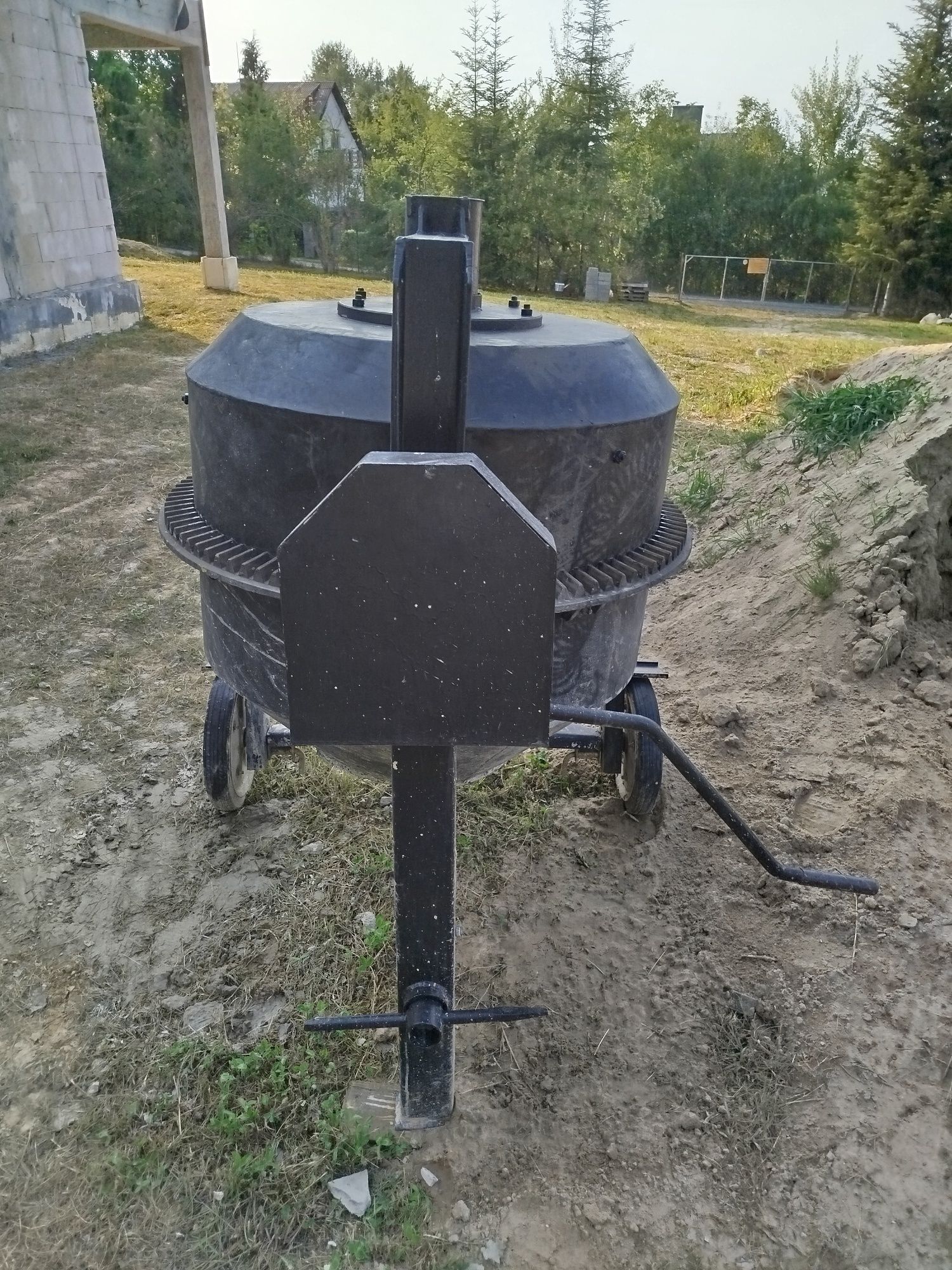 Betoniarka 250-300l, siła.