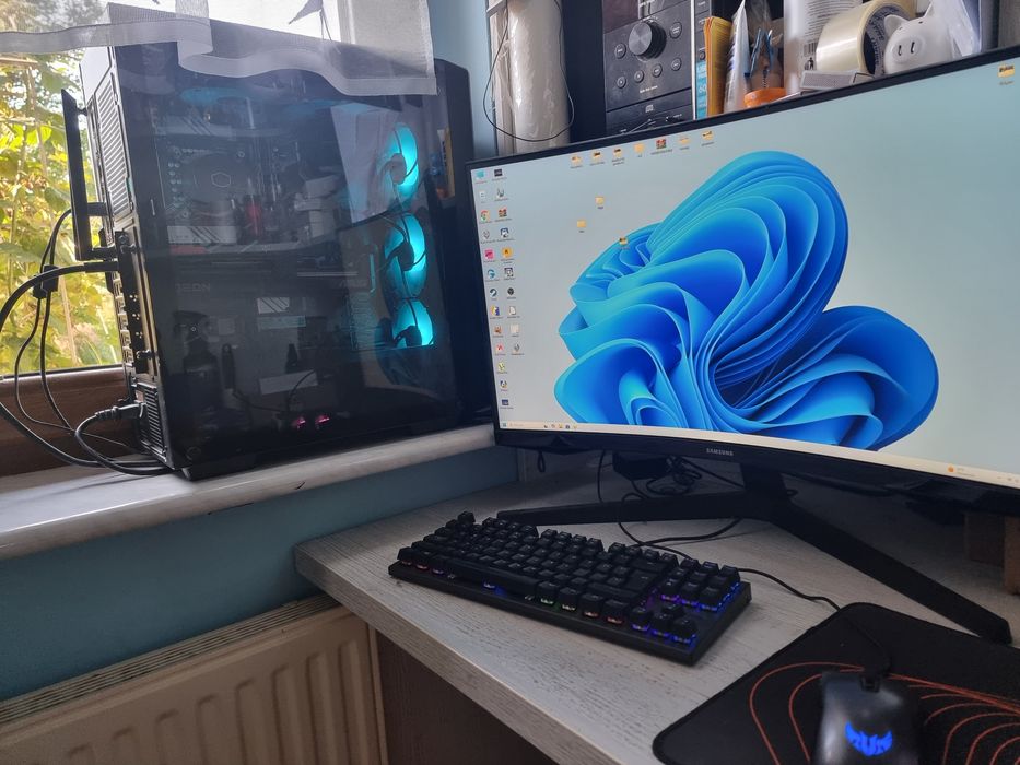 Komputer Gamingowy / i7-12700 / RX 7800 XT / 32 GB RAM / SSD 2 TB NV