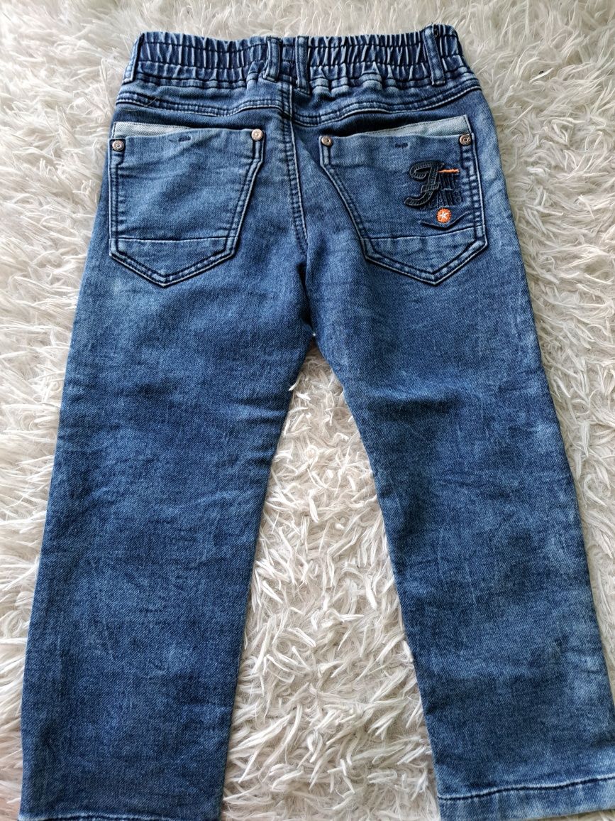 Spodnie jeans 104