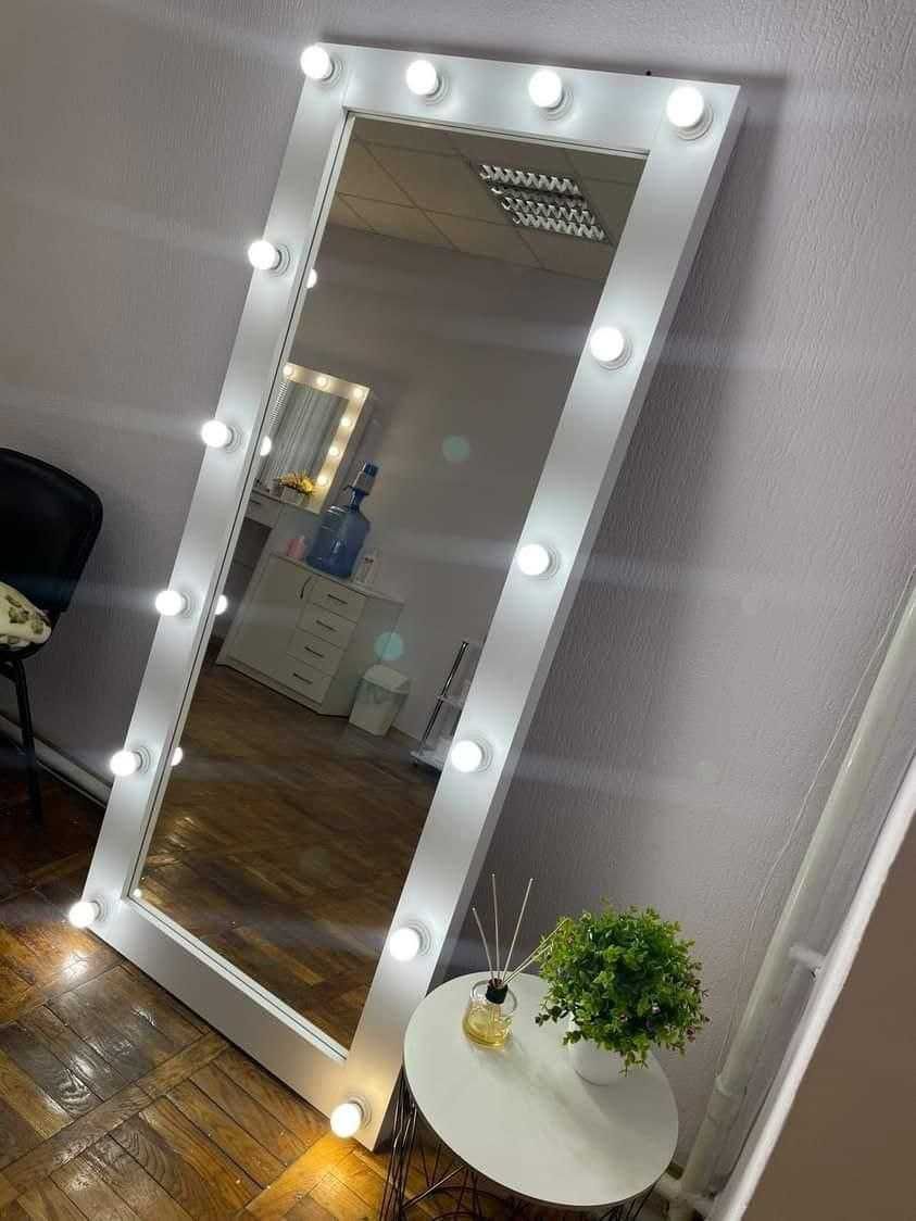 гримерное зеркало в полный рост настенное  с лампами  подсветкой