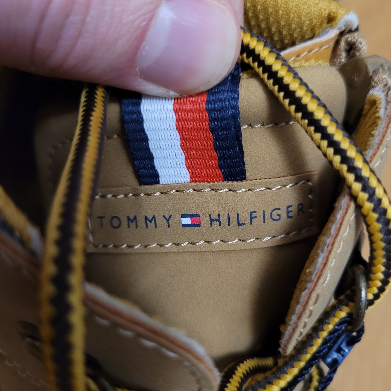 Nowe trzewiki chłopięce Tommy Hilfiger