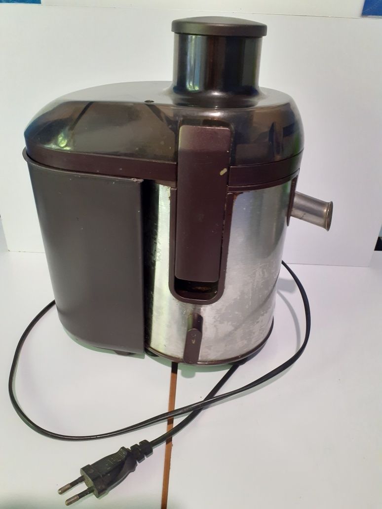 Соковыжималка Vitec VT-3655 BN