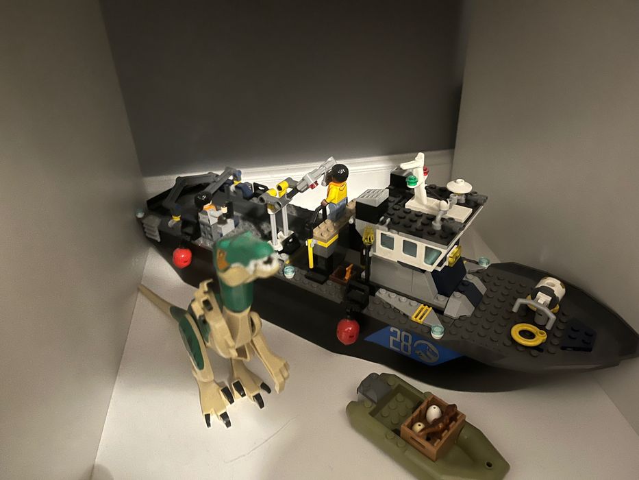 Trzy zestawy LEGO Jurassic World