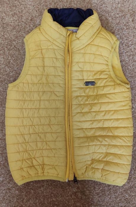 Утеплена жилетка на ріст 110