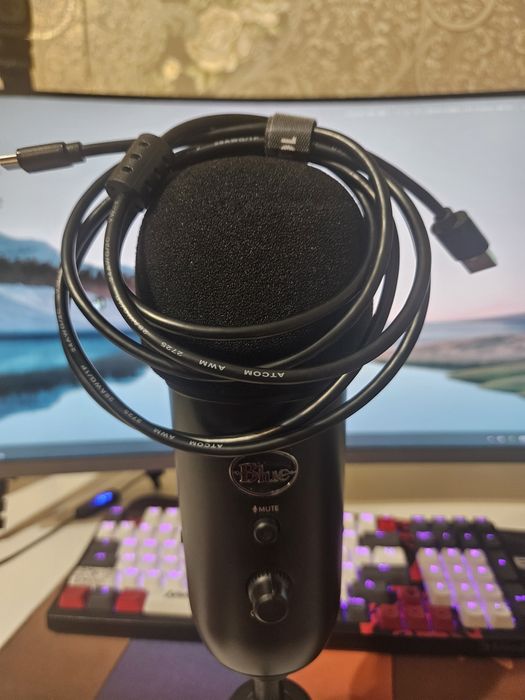 Logitech Blue Yeti мікрофон