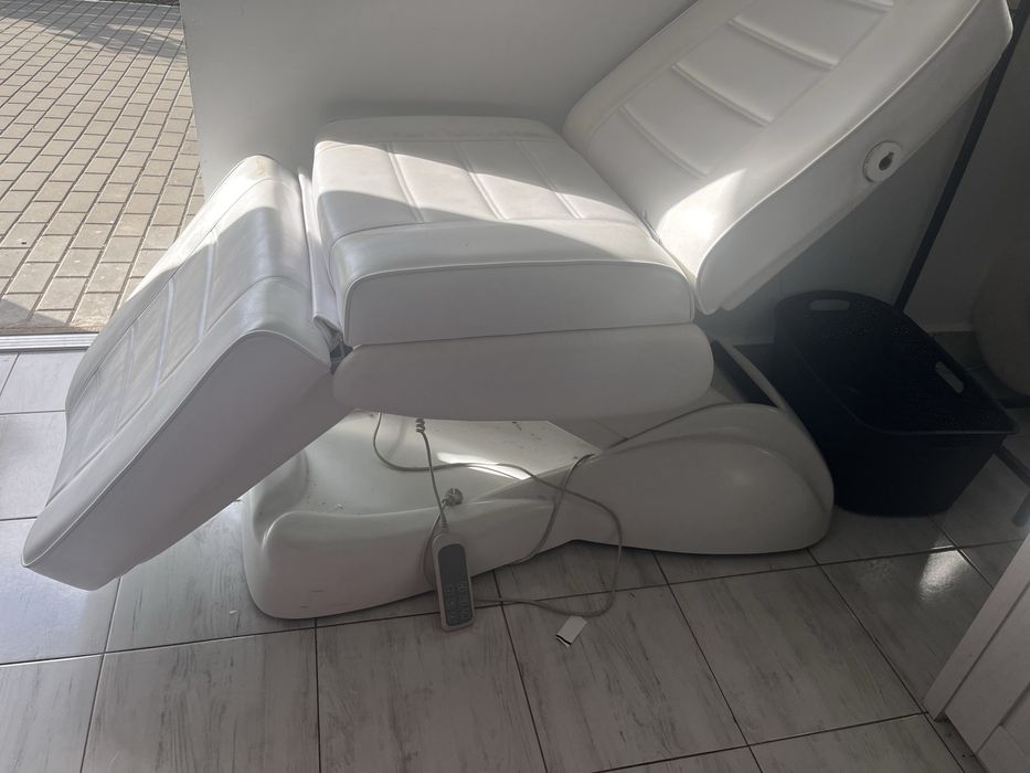 Sprzedam łóżko kosmetyczne biale elektryczne