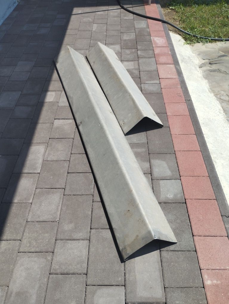 Продаються каптури до дахів