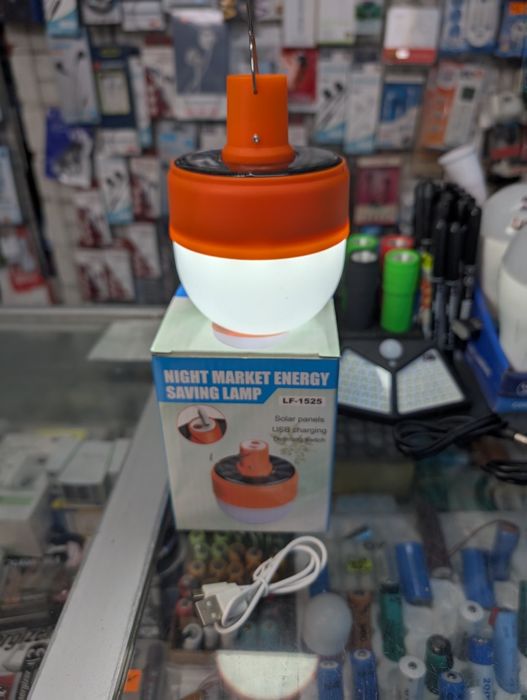Кемпінгова акумуляторна лампа з сонячною панеллю