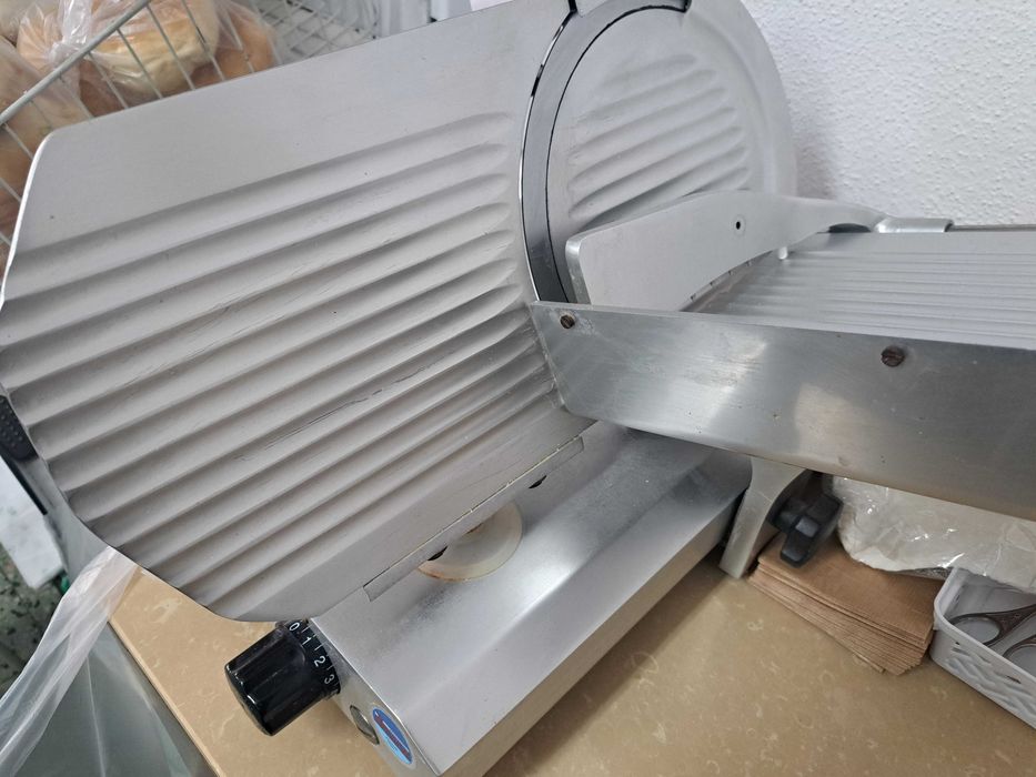 Vendo Fiambreira como nova