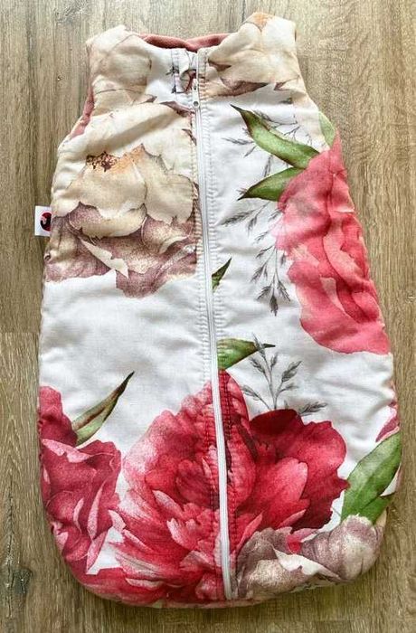 Śliczny śpiworek MINKY Velvet (0-3 m) piwonie/brudny róż
