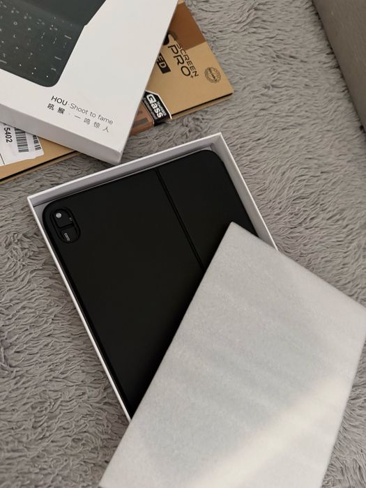 Keyboard case HOU + película de vidro iPad 10/11 de 11 polegadas