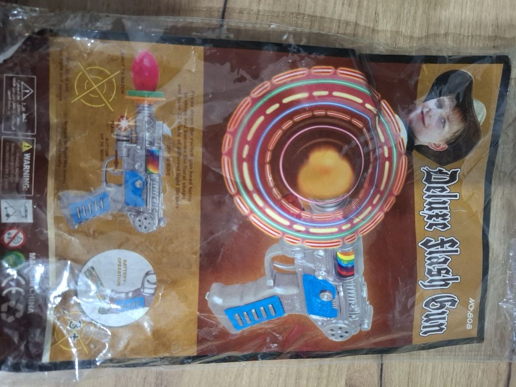 Pistolet świeci gra dźwięk światło Led laser broń