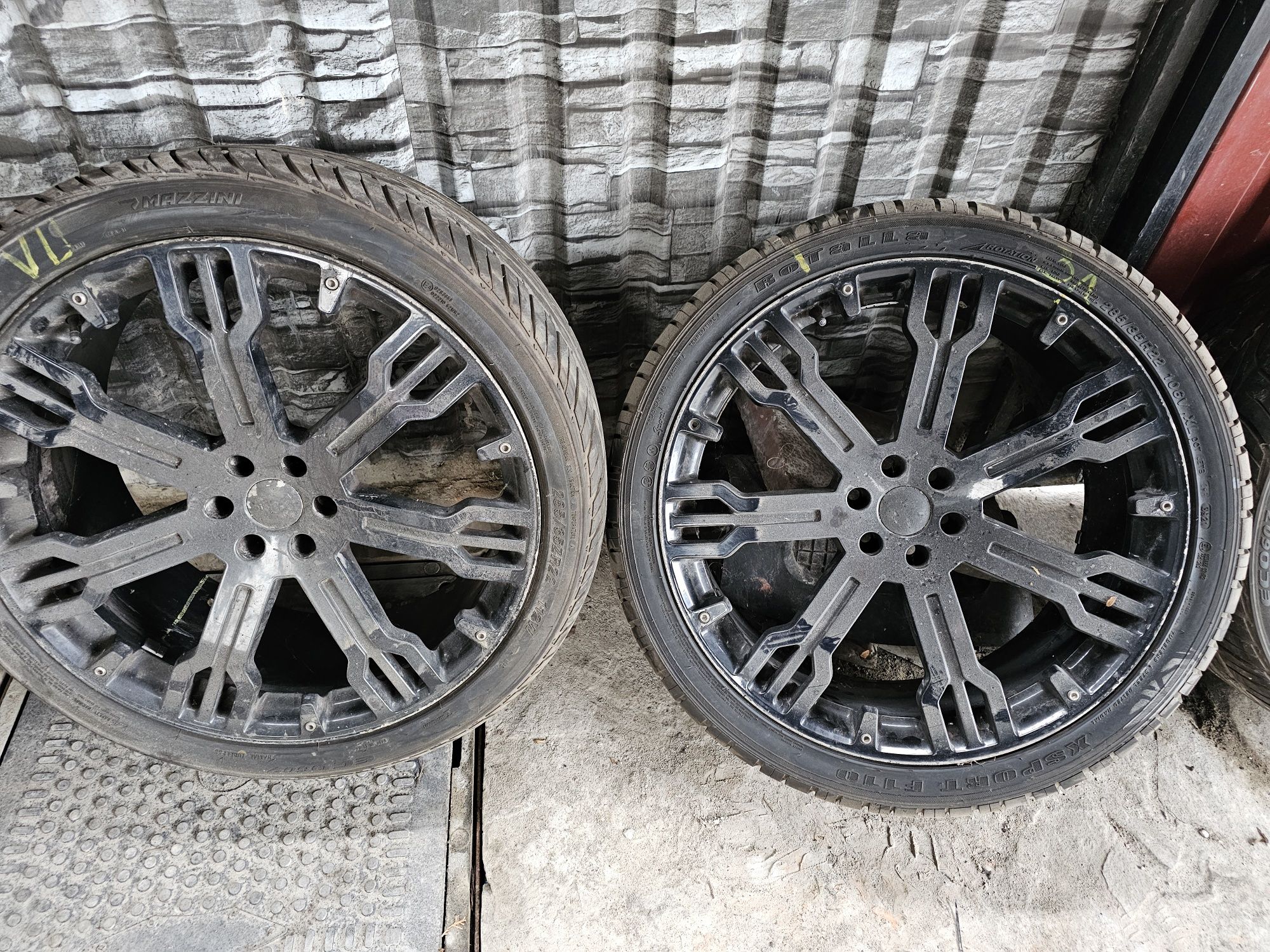 Диски рест с резиной R22/285/35.Nissan R51 и D40.