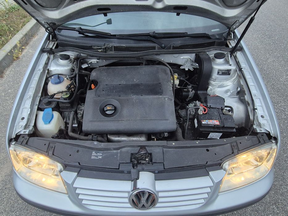 Volkswagen Bora 1.6 16V ** W Bardzo dobrym stanie** Bez rdzy !