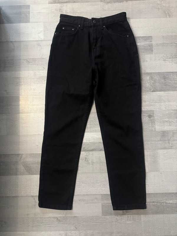 Spodnie szerokie damskie mom fit jeans czarne jeansy 36 S sinsay