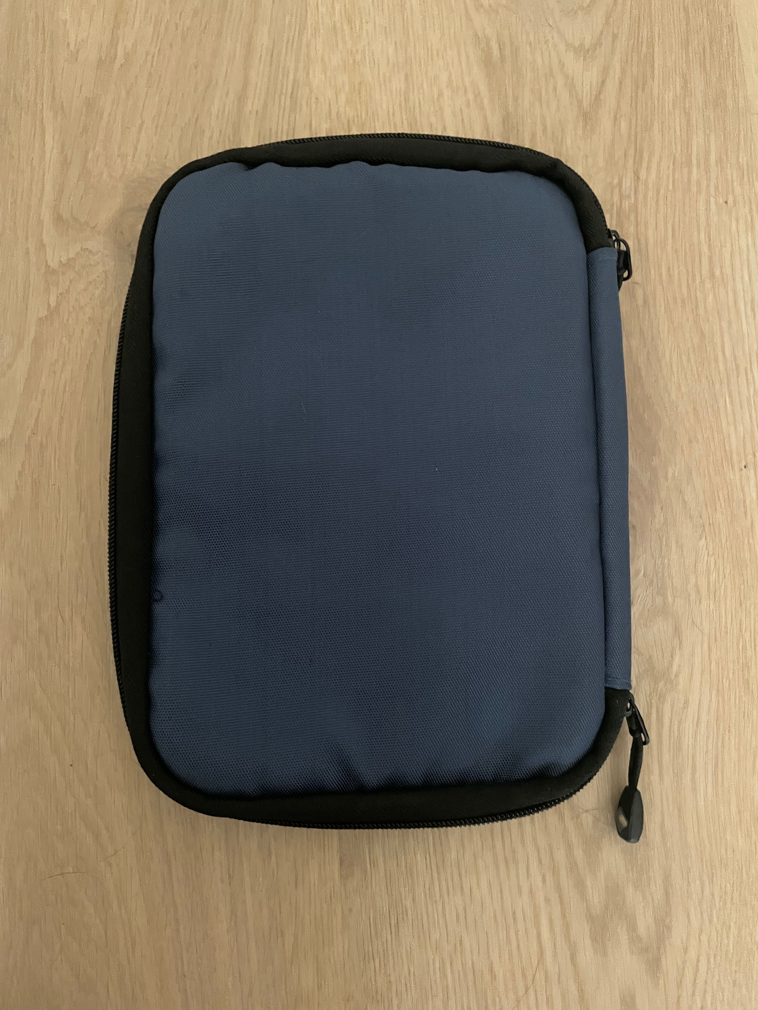 Etui / organizer na kable