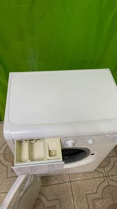 Пральна машина б/в Indesit 6 kg 1000 об/хвил mod.iwsd61051