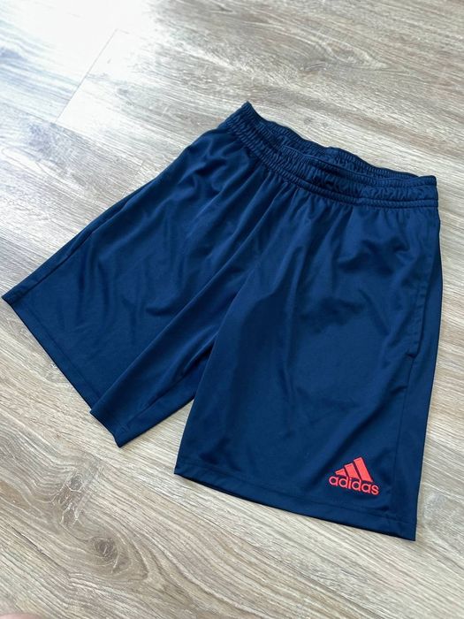 Спортивні шорти Adidas, розмір S