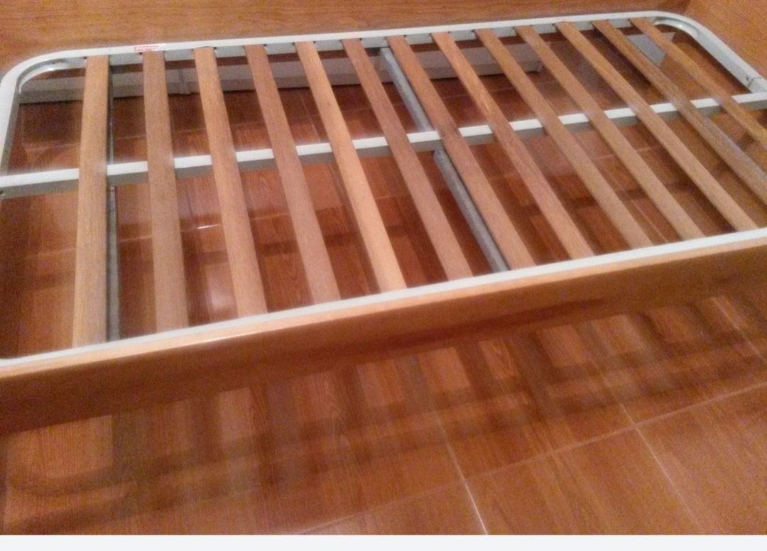 Colchão e estrado de cama