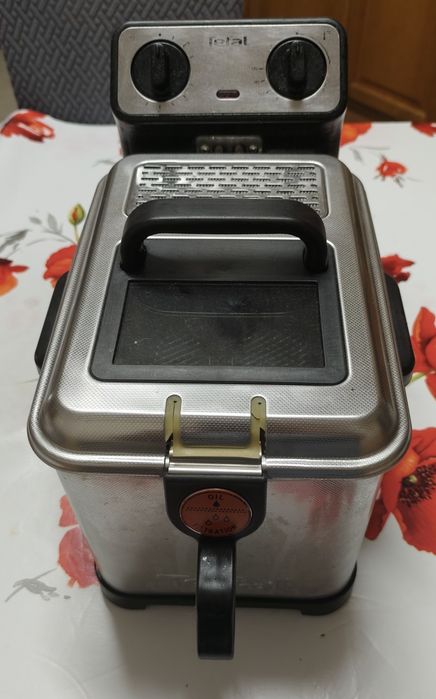Fritadeira Semi-Profesional TEFAL FR5111 (3 kg - Inox)