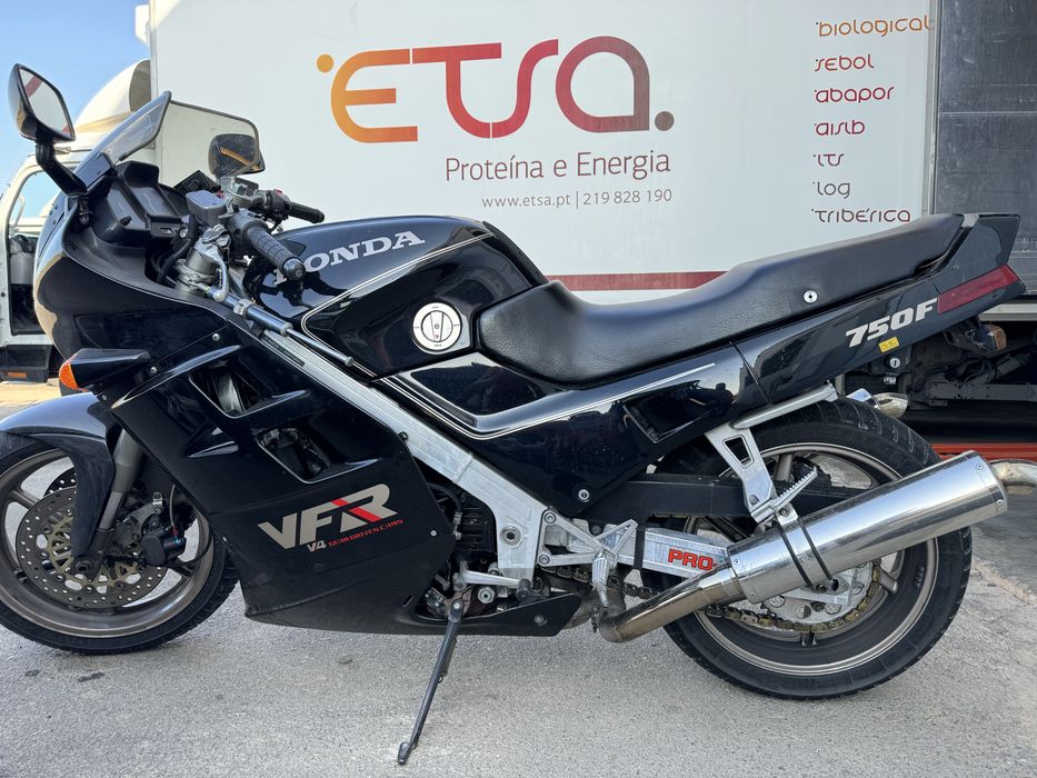 Honda VFR 750f interceptor - classica,potente e impecavel