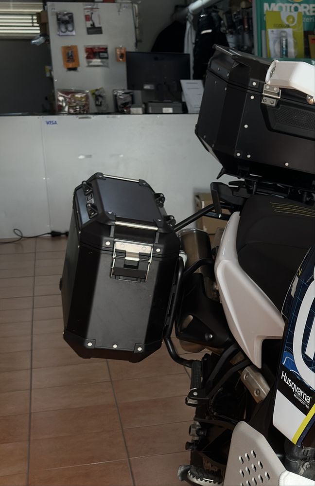 Malas + suporte givi outback trekker