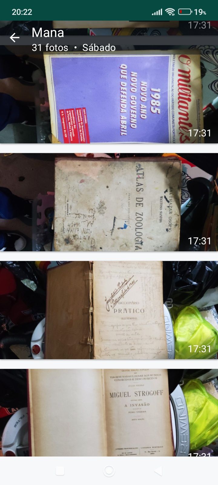 Vários livros antigos a volta de uns 200