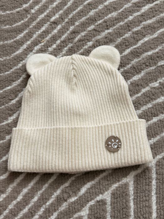 Шапки на дівчинку 1,5 роки